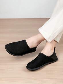 Men's Plus Size Wide Fit Slip-On Casual Loafers With Exquisite Embroidery Accents, Sturdy Stitching, Flexible Upper, Comfortable Fit - Black - View 4