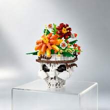 417Pcs Special‑Shaped Skull Micro Mini Building Blocks,3D Assembly Toy,Creative Design,Multiple Styles:Red Rose,Gothic,Blue Rose,Carnivorous Plant Skull.Great For Model Lovers,Boost Imagination & Thinking,Desk Decor,Birthday Gift,Unique Souvenir - Multicolor - View 5