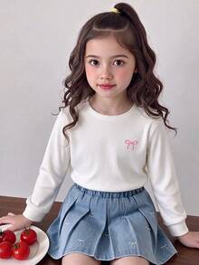 Spring/Autumn New Young Girls White Vertical Ribbed Collar Half-Button Long Sleeve T-Shirt With Pink Bow Embroidery On Left Chest, Paired With Light Blue Denim Pleated Skirt With Small Bow Embroidery, Sweet Style 2 Pieces Set For Girls - White - View 2