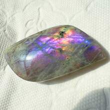 1pc Purple & Pink Glitter Labradorite Pendant, Jewelry, Decor, Natural Polished Labradorite Palm Stone, Desktop Decoration, Home Decor, Holiday Gift - Multicolor - View 7