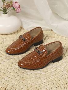 1 Pair Kids Metal Horse Bit Decor Crocodile Embossed Glossy PU Round Toe Low-Top Slip-On Low Square Heel British Style Loafers, Vintage Versatile, Suitable For School, Performance, Spring/Autumn Daily Wear - Brown - View 1