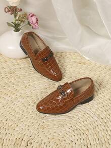 1 Pair Kids Metal Horse Bit Decor Crocodile Embossed Glossy PU Round Toe Low-Top Slip-On Low Square Heel British Style Loafers, Vintage Versatile, Suitable For School, Performance, Spring/Autumn Daily Wear - Brown - View 2