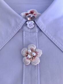 1pc/2pcs Elegant Fabric Embroidered Flower Button Cover, No-Sew Shirt Button Cover, Button Decor, Fashion Crystal Cufflink Cover - White - View 2