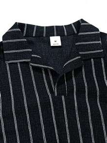 glestore Kemeja Polo Bergaris Gaya Retro Pria "Gaya Klasik" - Pakaian Kasual untuk Liburan, Fesyen untuk Perjalanan, Gaya Serbaguna - Hitam - View 6
