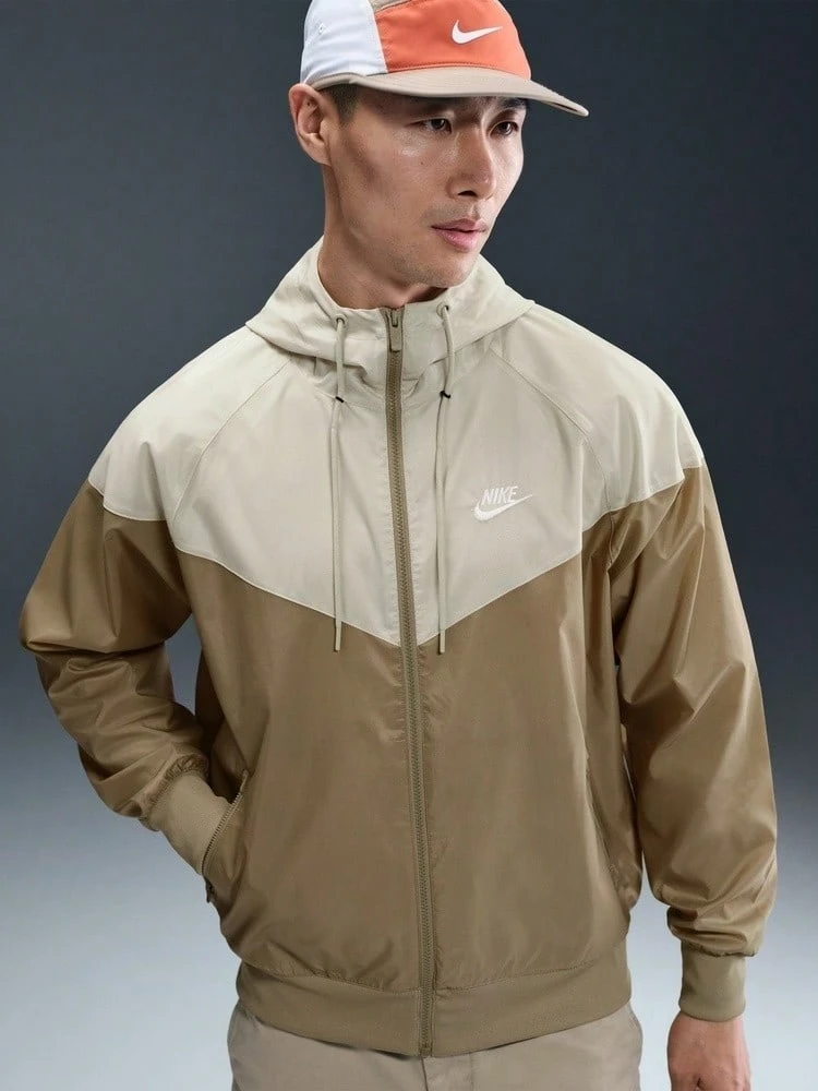 Nike Jaket Berkerudung Tenun Pria AS M NK WVN LND WR HD JKT DA0002-297 - Khaki - View 1