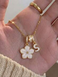 1pc Five-Petal Flower & Initial Letter Multi-Pendant Necklace For Girls Anniversary Dates Parties Prom Birthday Gift For Daily Versatile Jewelry Gift - White - View 3