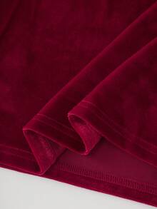 Gaun Pesta Kasual Wanita Warna Polos dengan Bahu Terbuka dan Detail Kerut - Merah - View 5