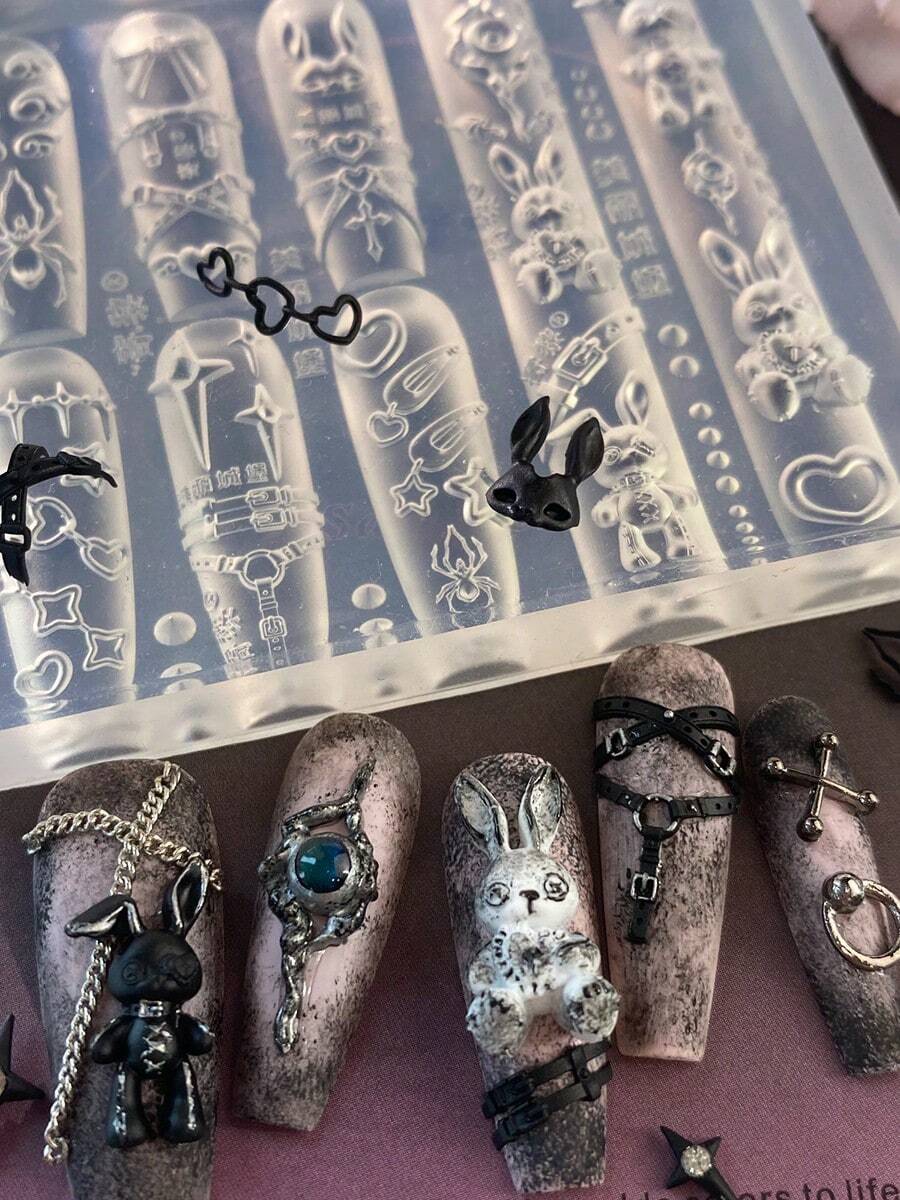 Punk Rabbit Belt Silicone Nail Art Mold, Christmas Party Nail Art Tool, Press-On Nail Art Tool - Clear - View 1