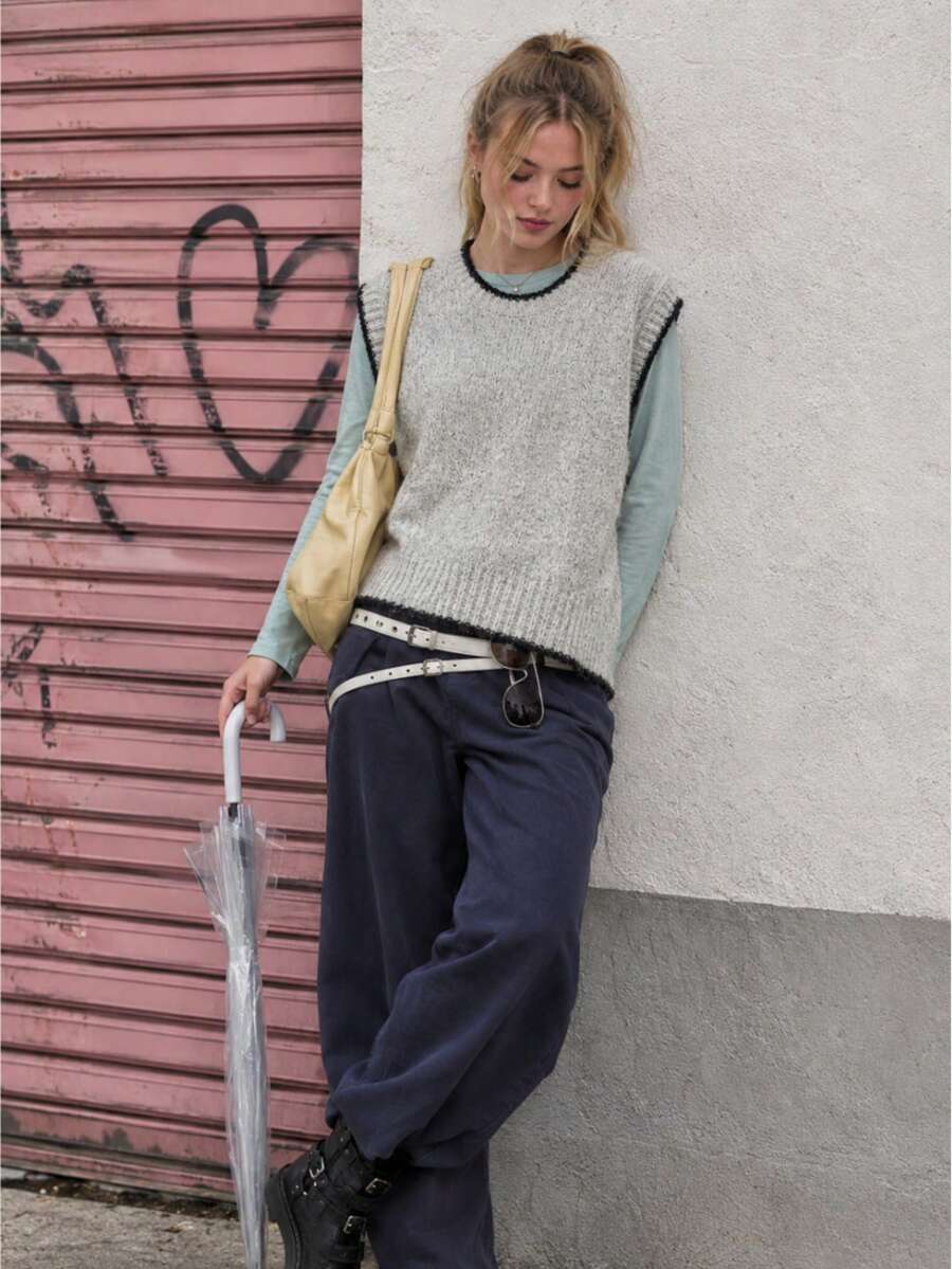 Alicedudu Rompi Sweater Wanita Model Pullover Leher Bulat dengan Desain Trim Kontras untuk Musim Gugur - Light Grey - View 1