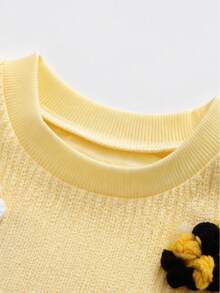 Baby Girl Spring/Autumn Sweet Bee & Floral Knit Top And Denim Flare Pants 2 Pieces Set, Stylish Versatile Outfit - Yellow - View 6