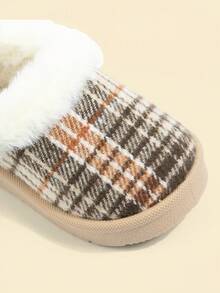 Unisex Kids Beige Winter Thermal Lined Warm Slippers | Fashionable Minimalist Plaid Design | Comfortable Easy-To-Wear Casual Style | Suitable For Indoor And Outdoor Home Use - Beige - View 6