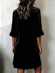Casual Plus Size Black Velvet Dress, Women's V-Neck A-Line Midi Dress, Button Detail Design, Three-Quarter Ruffle Sleeves, Suitable For Autumn/Winter Wear - Black - View 2