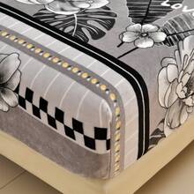 1pc Printed Plush Fitted Sheet, Soft Skin-Friendly Warm Mattress Cover, Full Wrap Fitted Sheet For Autumn/Winter - Multicolor - View 3
