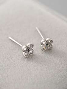 1 Pair Copper Alloy Korean Style Minimalist Four-Leaf Clover Rhinestone Stud Earrings, Gentle Elegant Flower Design, Daily Versatile Earring Accessory - Flower - View 2