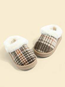 Unisex Kids Beige Winter Thermal Lined Warm Slippers | Fashionable Minimalist Plaid Design | Comfortable Easy-To-Wear Casual Style | Suitable For Indoor And Outdoor Home Use - Beige - View 3
