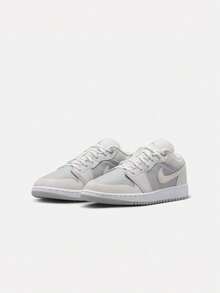 Teenager AIR JORDAN 1 LOW SE (GS) Casual Shoes Low-Top IO2060-100 - Mint Green - View 3