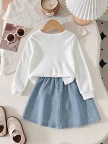 Spring/Autumn New Young Girls White Vertical Ribbed Collar Half-Button Long Sleeve T-Shirt With Pink Bow Embroidery On Left Chest, Paired With Light Blue Denim Pleated Skirt With Small Bow Embroidery, Sweet Style 2 Pieces Set For Girls - White - View 3