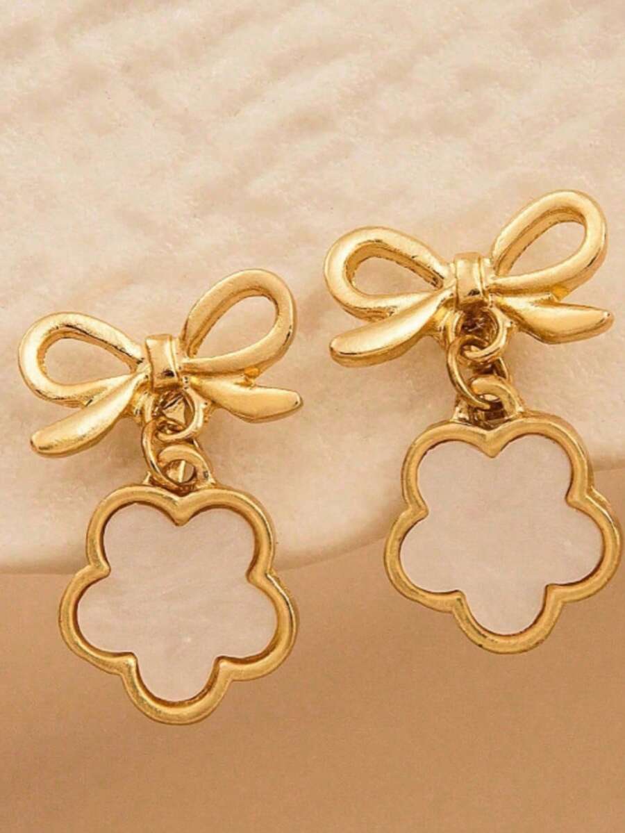 1 Pair Of Gentle Golden Bow Five Leaf Grass Earrings, Fresh And Simple ...