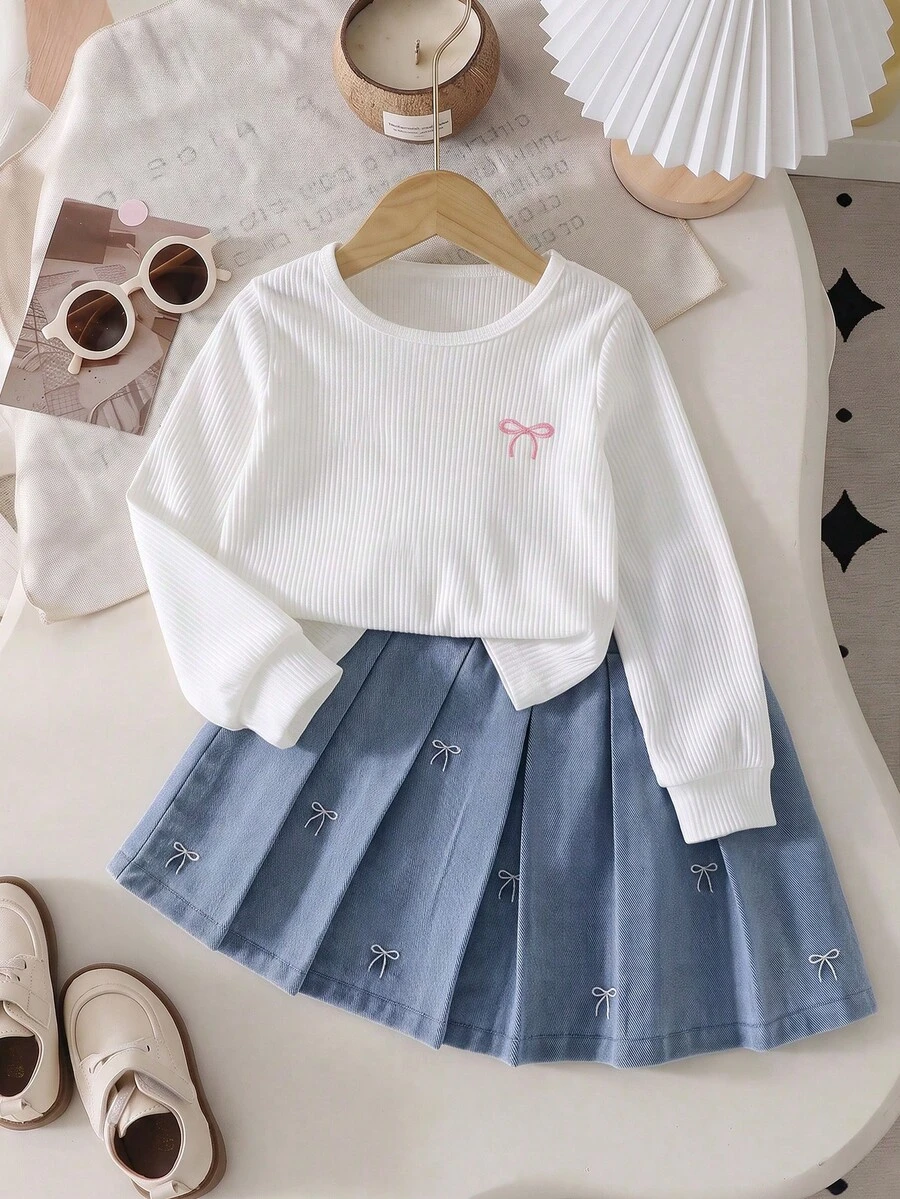 Spring/Autumn New Young Girls White Vertical Ribbed Collar Half-Button Long Sleeve T-Shirt With Pink Bow Embroidery On Left Chest, Paired With Light Blue Denim Pleated Skirt With Small Bow Embroidery, Sweet Style 2 Pieces Set For Girls - White - View 1