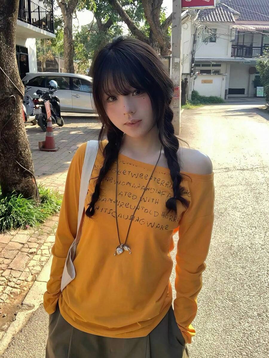 韓式休閒不對稱肩印花長袖秋季不對稱領字母修身女款上衣 - 橘色 - 查看 1