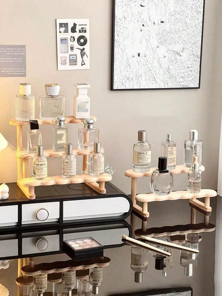 2/3層木製展示架，極簡風格，家居裝飾，適用於浴室、玄關、辦公室、客廳等。省空間檯面收納架，可放置香水、化妝品、公仔、娃娃和小盆栽。堅固木質結構，設計精緻，工藝細膩，實用且多功能。