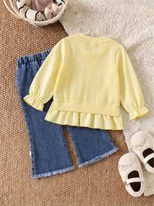 Baby Girl Spring/Autumn Sweet Bee & Floral Knit Top And Denim Flare Pants 2 Pieces Set, Stylish Versatile Outfit - Yellow - View 2