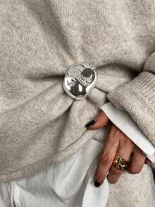1pc Minimalist Metallic Luster Women's Brooch: Fashionable High-End Waist Decoration Brooch, Suitable For Dresses And Coats - Silver - View 4