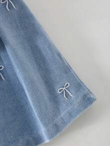 Spring/Autumn New Young Girls White Vertical Ribbed Collar Half-Button Long Sleeve T-Shirt With Pink Bow Embroidery On Left Chest, Paired With Light Blue Denim Pleated Skirt With Small Bow Embroidery, Sweet Style 2 Pieces Set For Girls - White - View 6