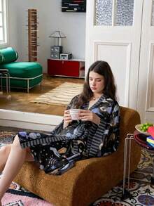 Women's Vacation Style Colorblock Universe Star & Moon Print Robe - Black - View 5