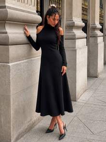 Women's Turtleneck Cold-Shoulder Long-Sleeve Shimmer Crepe Dress - Black - View 4