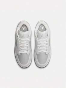 Teenager AIR JORDAN 1 LOW SE (GS) Casual Shoes Low-Top IO2060-100 - Mint Green - View 6