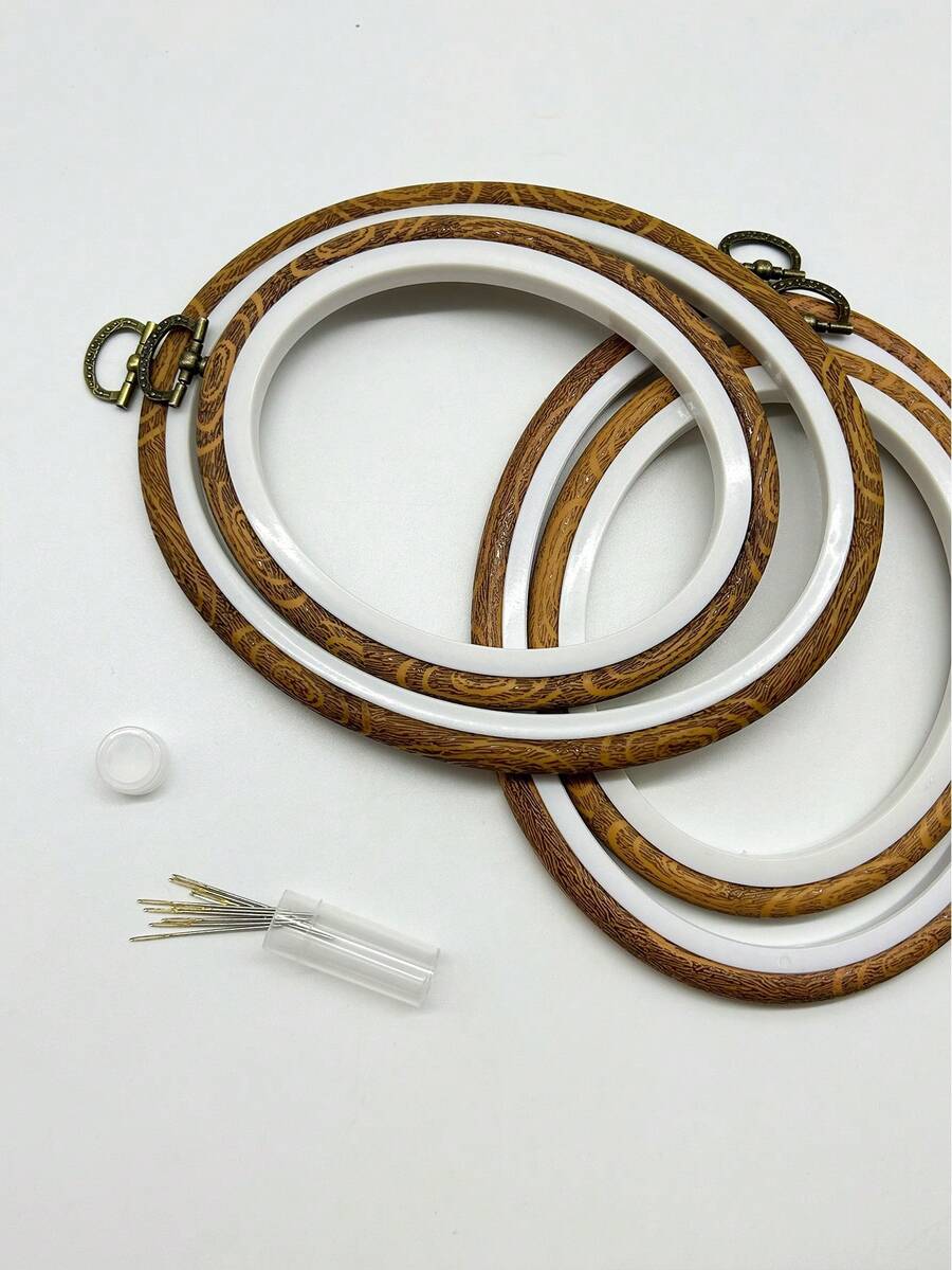 [Conjunto com 12 Peças] Presente de Natal Estilo Mori Vintage Conjunto de Bastidor de Bordado com Grão de Madeira, Oval 12*15cm/15*19cm com 10 Agulhas de Cauda Dourada, Ferramentas de Ponto Cruz Feitas à Mão, Adequado para Criação de Decoração de Parede - Design oval antigo + 10 alfinetes de ouro de três fios - Visão 1