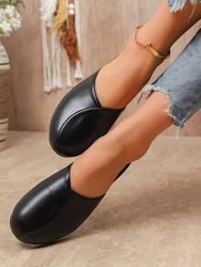 Women Black Smooth PU Closed‑Toe Mule Slippers,Round Toe Flat Silhouette, Slip‑On Backless Mules, Versatile Outdoor Slides For Daily - Black - View 3