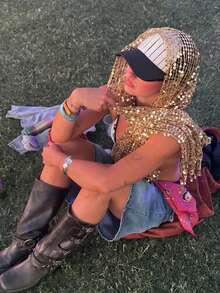 1 pièce Foulard bohème de style rue pour femmes avec paillettes dorées et franges, foulard de soirée de luxe en maille pour femmes, foulard brillant, convient pour la rentrée scolaire, les fêtes de campus, les vacances à la plage, les voyages de vacances, Halloween - Doré - Voir 10