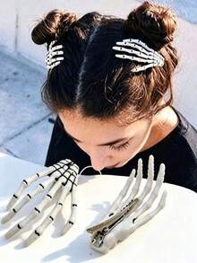 2pcs Halloween Skeleton Hand Hair Clips, Ghost Claw Decorative Props Gothic Style Bone Hair Accessories, Fun Party Costume Bone Claw Hair Clips - Skull Hair Clip - View 1