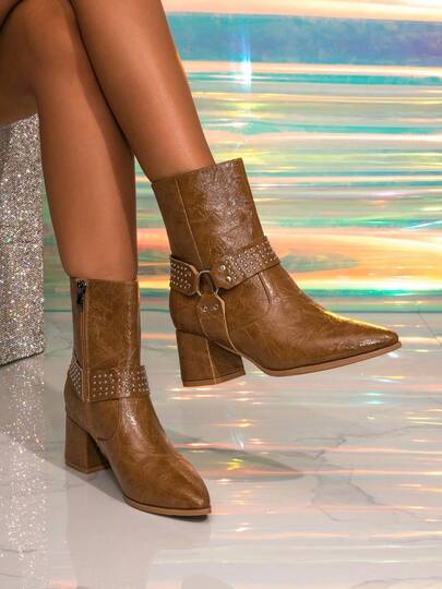 Women's Vintage Western Short Boots, Pointed Toe, Chunky Heel, Rivet Buckle, Distressed Wrinkled Leather, Back Zipper, Slimming Motorcycle Style Ankle Boots, Autumn/Winter