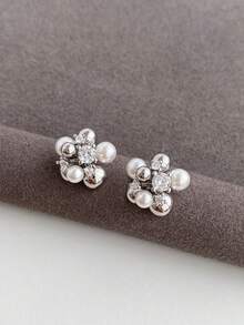 1 Pair Cool Elegant Small Round Ball Rhinestone Faux Pearl Stud Earrings Suitable For Women's Daily Commute Wear - Silver - View 6