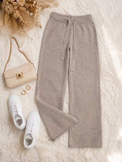 Pantalón de pierna ancha para mujer. Sin bolsillo. Ajuste de cintura natural, cordón tipo cinta ajustable. Textura suave, sin estampado. Interior fresco y muy cómodo.