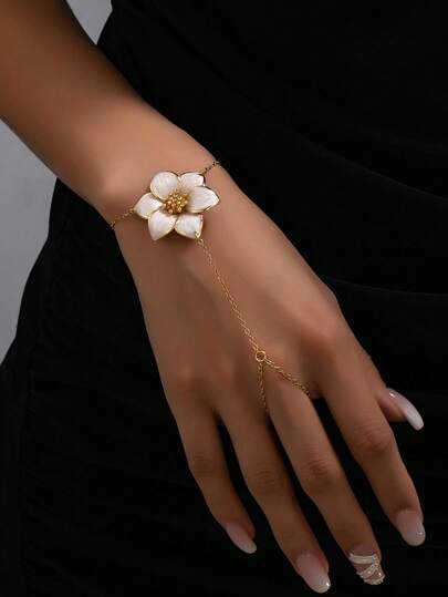 1pc Elegant Fashion Metal Pleated Flower Finger Chain For Women, Suitable For Banquet, Party And Multiple Occasions