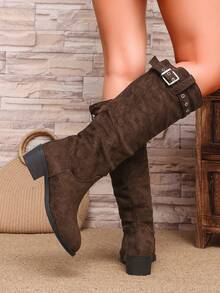 Botas altas hasta la rodilla de mujer con punta puntiaguda y fruncidas, estilo europeo y americano, material de ante con decoración de hebilla, zapatos de tacón alto ajustados, combinación perfecta para sudaderas con capucha, moda sexy para otoño/invierno - Café integral - Ver 3