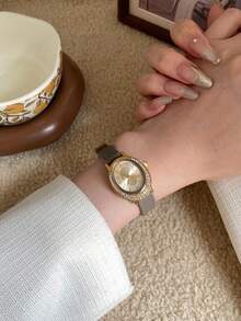 1pc Minimalist Gold Dial Bar Index Oval Strap Women's Quartz Watch, Suitable For Daily Wear - Grey - View 4
