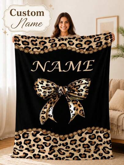 Manta de franela vintage con estampado de leopardo, lazo y flores personalizada con nombre - Material de poliéster suave y cómodo, impresión digital 3D, adecuada para todas las estaciones, siesta, camping, viaje - Regalo lavable a máquina para familiares y amigos, manta personalizada