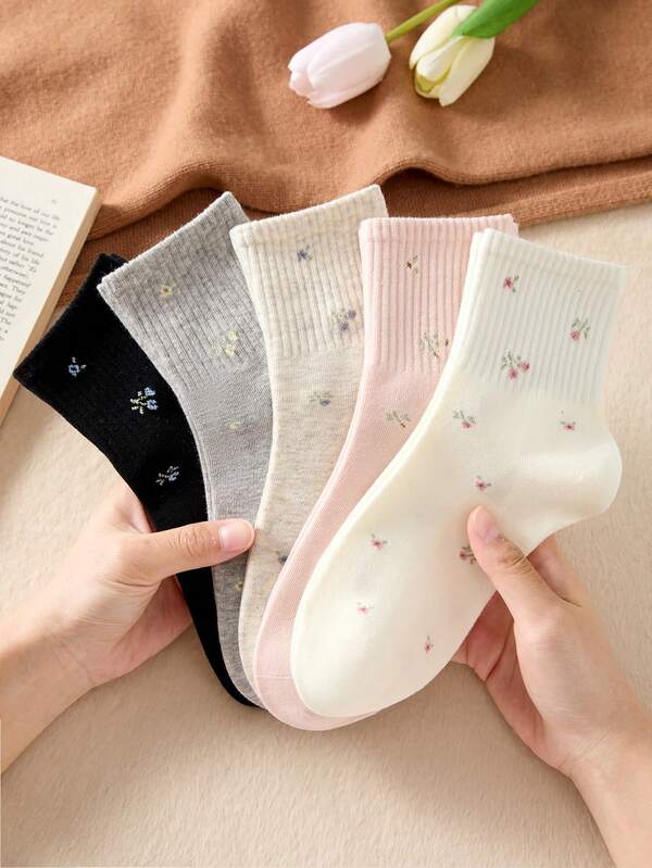 4 Pairs Women's Cute Sweet Romantic Breathable Floral Pattern Short Socks White Casual Comfortable Mid-Calf Socks School Style Student Socks Fashionable Comfortable Random Color Suitable For Daily Wear Spring Summer Autumn Winter All Seasons