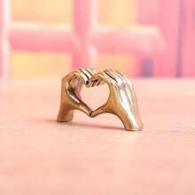 Fashionable Gold Heart-Shaped Mini Statue, Metal Craft Decorative Ornament, Suitable For Home And Office Desktop Display, Collectible Small Sculpture, Ideal Holiday Gift For Halloween, Thanksgiving, Christmas And Personal Collection - Multi-color - View 4