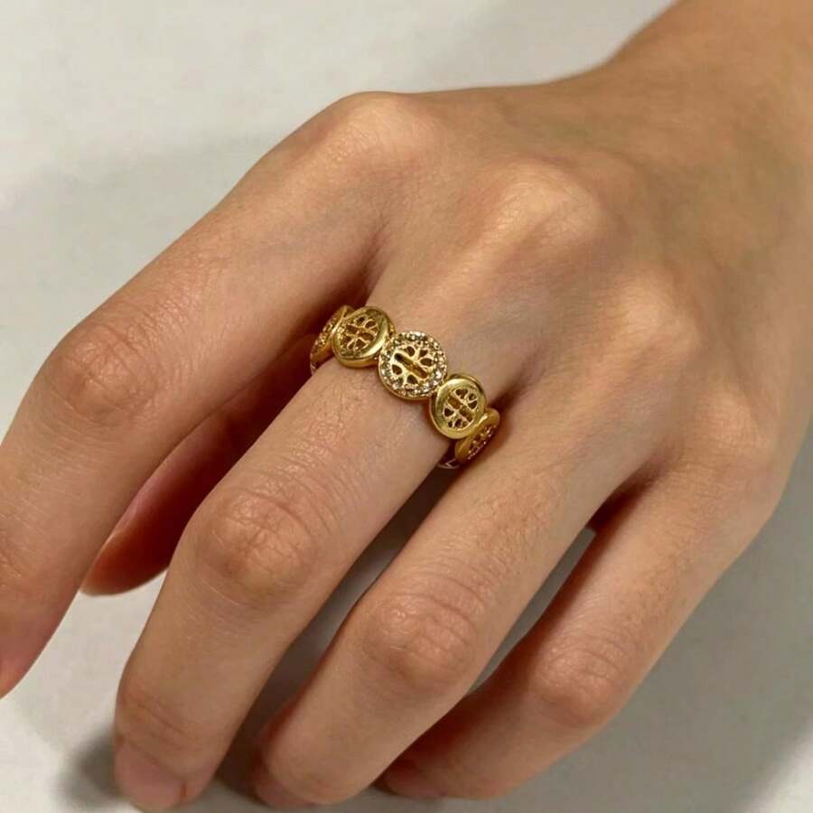 Cross-Border European And American Fashion Minimalist Luxury Commute Exquisite Niche Design Rhinestone Round Hollow Logo Ring - Openwork Ring - View 1