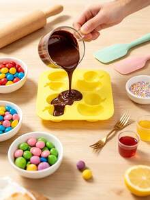 4-Cavity Big Yellow Duck & Little Yellow Duck Silicone Baking Mold, Cute Cartoon Duck Cake Chocolate Dessert Mold, Home DIY Baking Tool - Multicolor - View 6