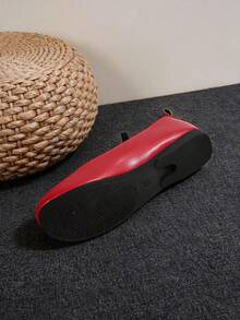 1 Pair Women's Red Elastic Strap Round Toe Flat Ballet Shoes Fashion Design Daily Slip‑On Flat Shoes - Red - View 8