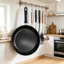 Sartén Antiadherente de Acero de 27 cm, Acabado Matte Negro, Mango Ergonómico de Plástico y Aluminio, Ligera y Resistente para Cocina Diaria - A - Ver 3