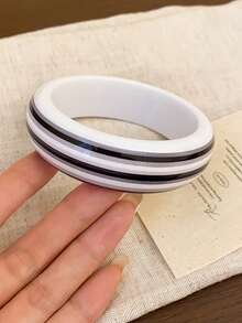 1pc Striped Round Open Acrylic Bracelet, Minimalist Personalized Women's Bangle - Black and White Stripes - View 4