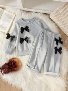 Bộ 2 món cho bé gái gồm áo sweatshirt tay dài cổ tròn raglan đơn giản đa năng phối nơ 3D và quần ống rộng ống đứng đồng bộ, mùa xuân/thu - Màu Xám nhạt - Xem 2